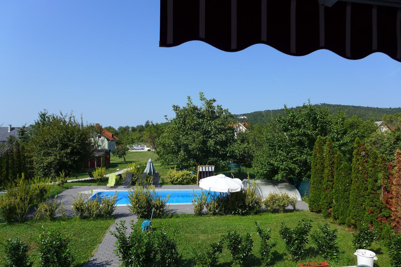 Villa Astoria Балатондьёрёк Экстерьер фото