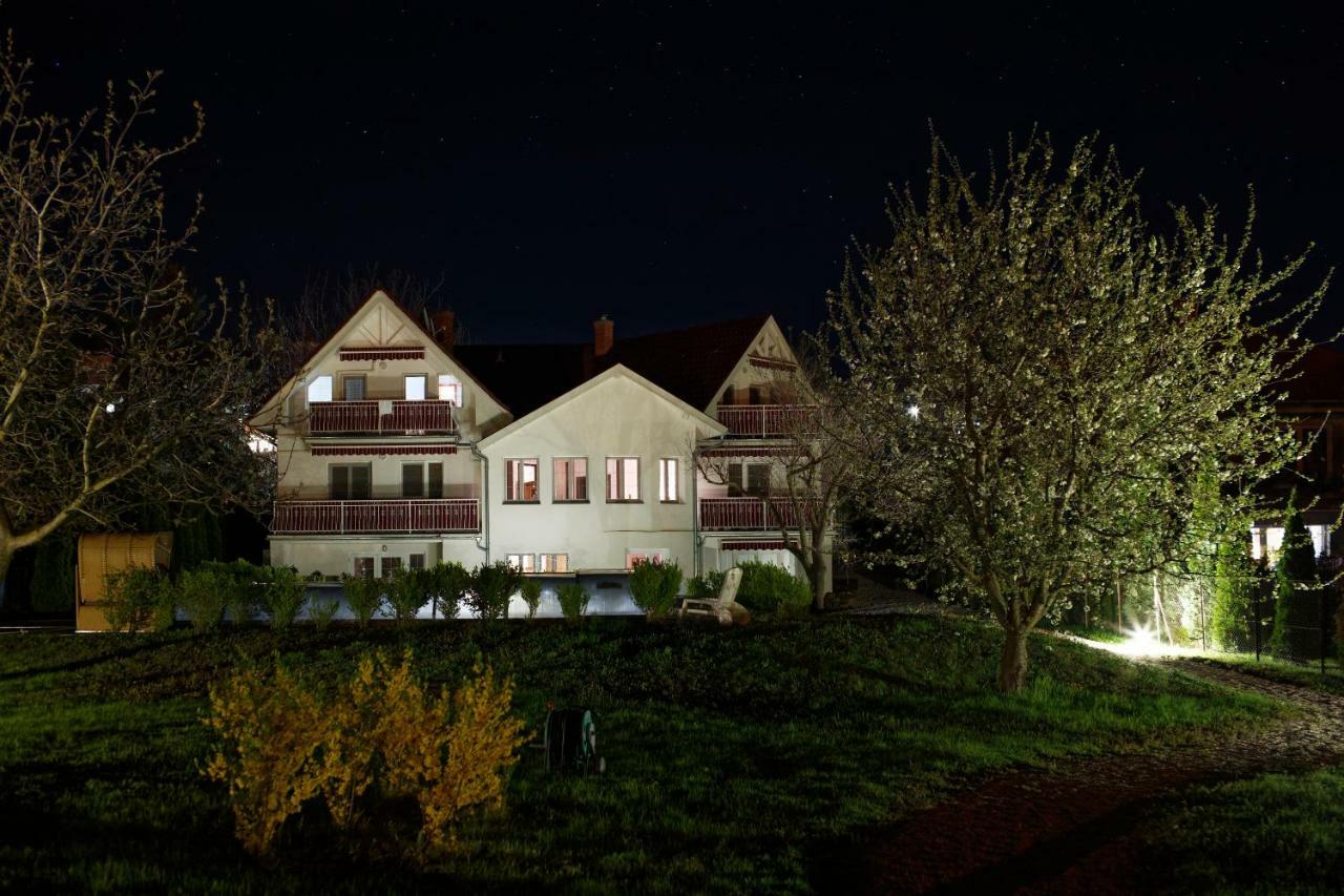 Villa Astoria Балатондьёрёк Экстерьер фото